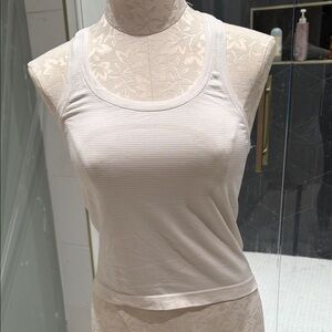 Lululemon swiftly white size 4